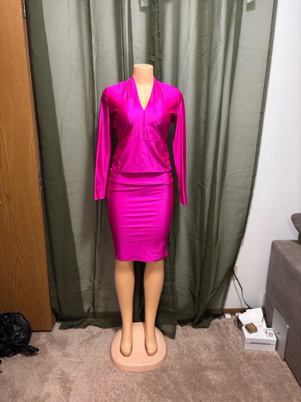 Women’s Fuchsia Pencil Skirt - Sleek, Feminine Style